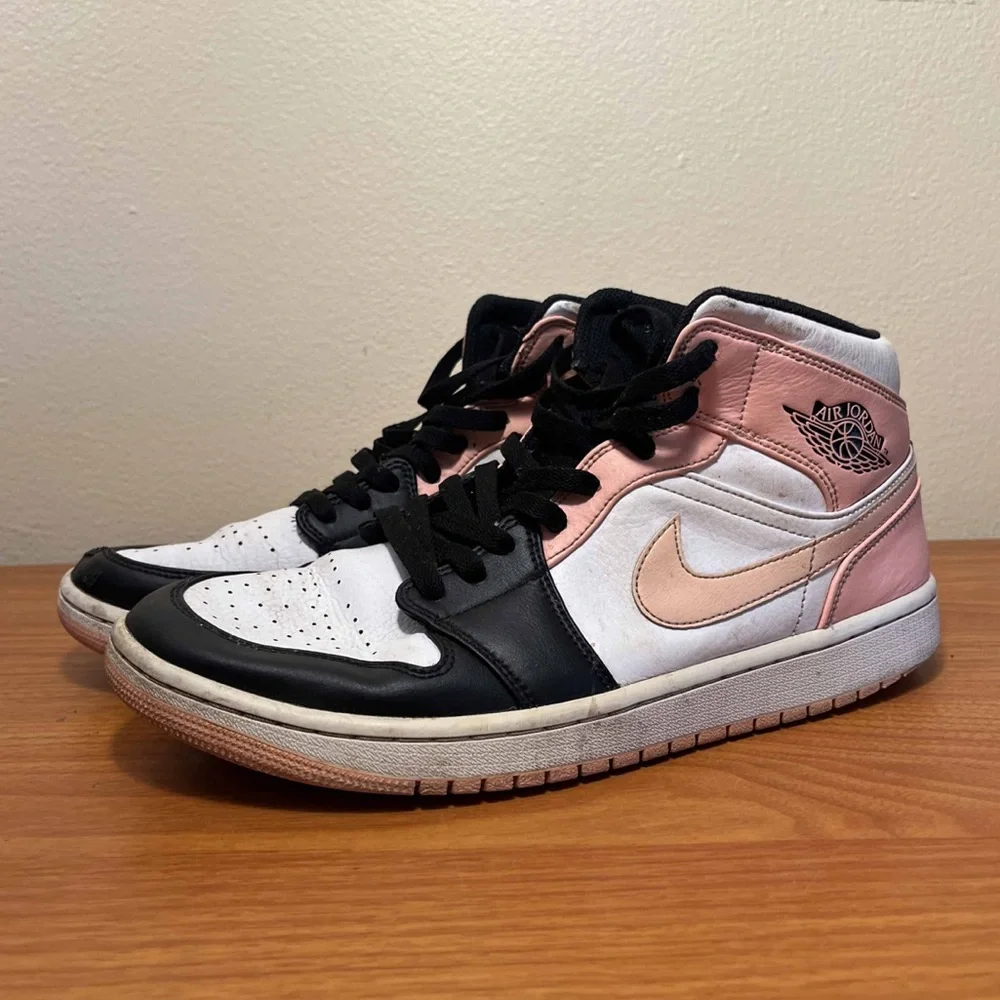 Jordan 1 Mid Crimson Tint - Picture 9 of 12